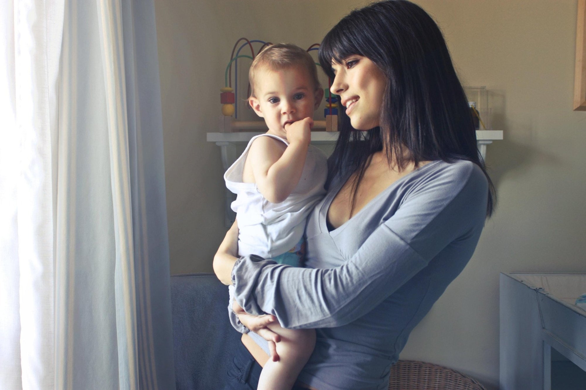 8 Wardrobe Must-haves For Carefree Breastfeeding - Lovemère